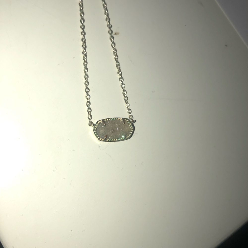 Kendra Scott necklace